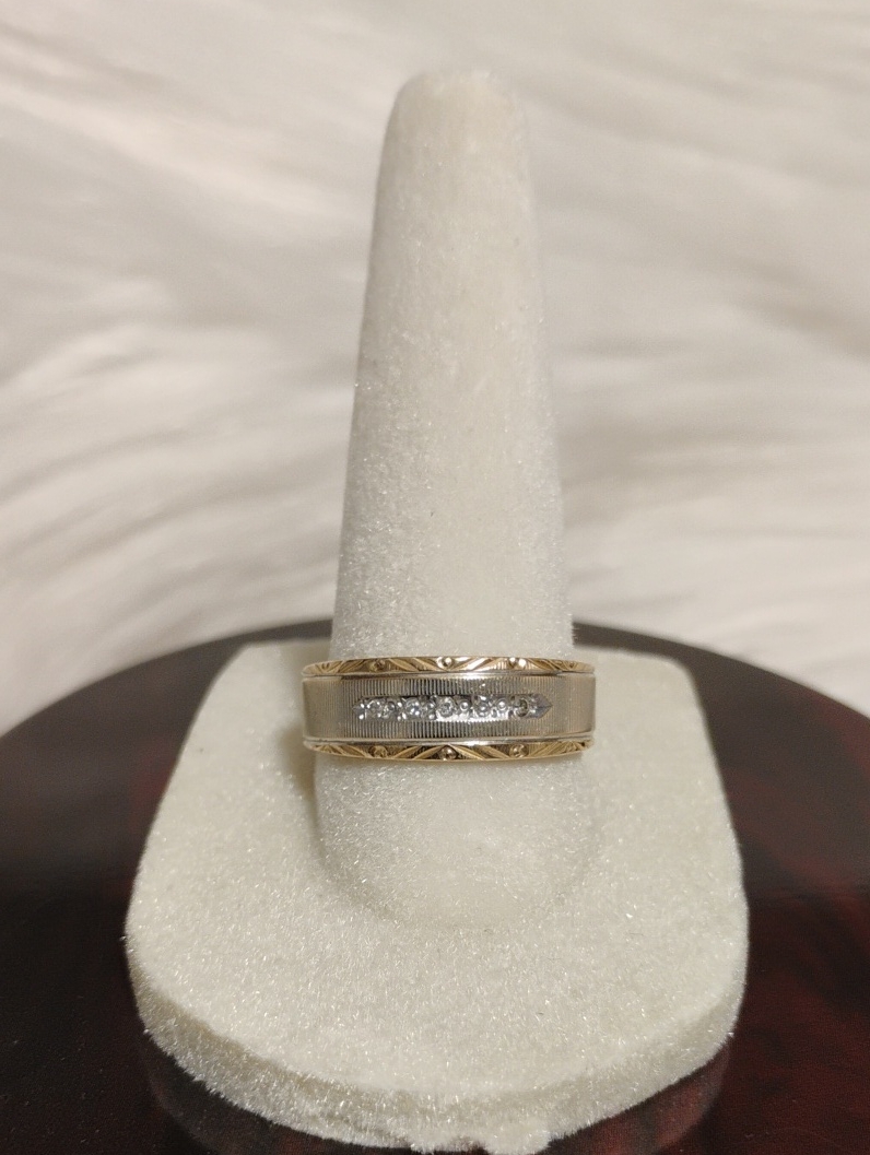 Men’s 10k Solid Gold Two-Tone Accent 5 Diamond Band